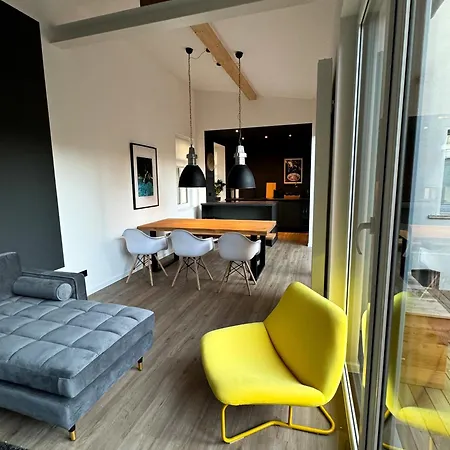 Apartment Carl Von Aurora