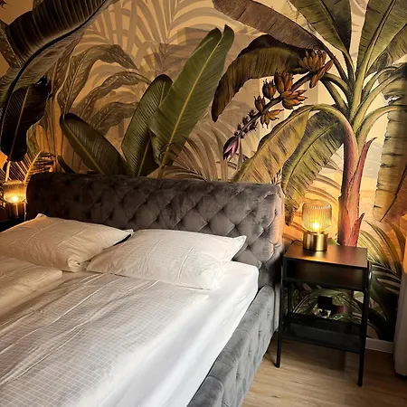 Carl Von Aurora Apartment