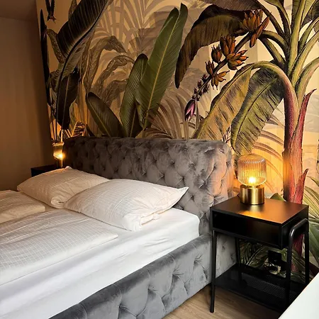 Carl Von Aurora Apartment