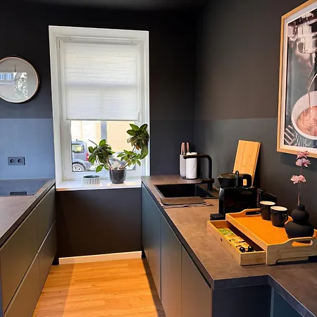 Carl Von Aurora Apartment