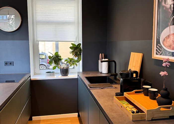 Carl Von Aurora Apartment